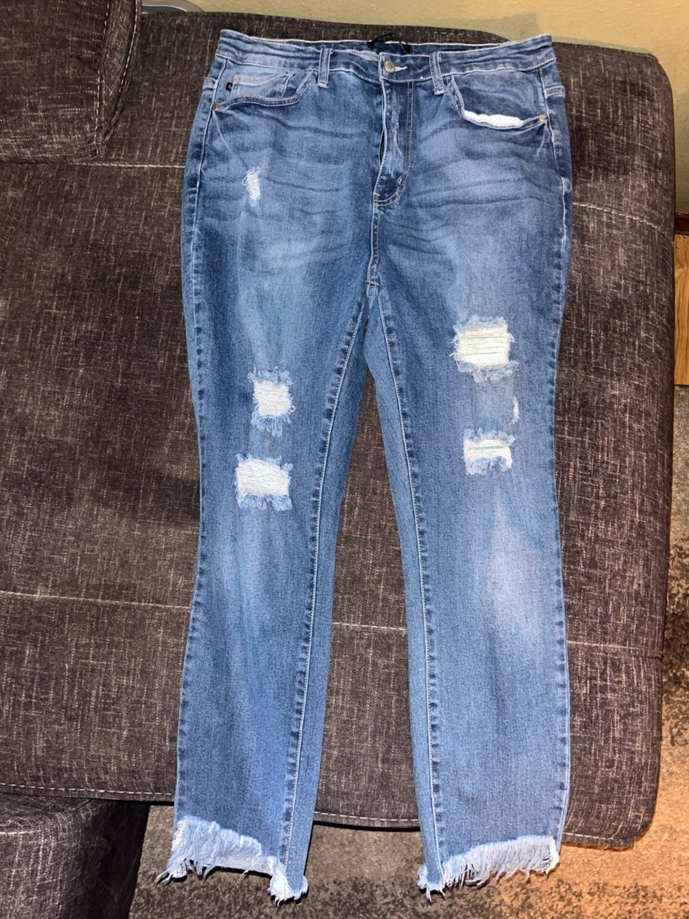 Judy Blue Medium Wash Distressed High Rise Skinny Jeans
